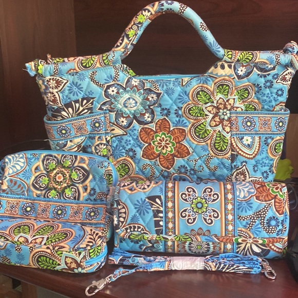 Vera Bradley set, like new! Four pieces - Picture 1 of 8
